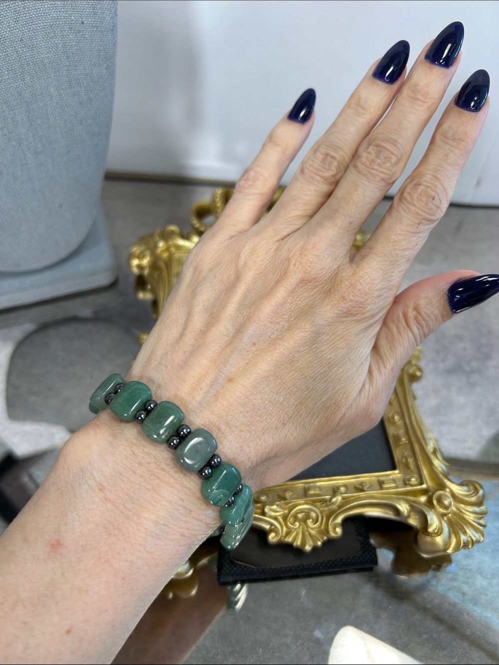Green Aventurine Stretch Bracelet with Hematite Accents - Unbranded - Picture 4 of 6